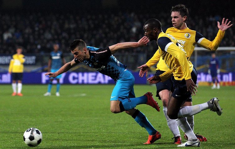 世体：身边人提醒费尔明巴萨竞争激烈，这让他仍然心存疑虑