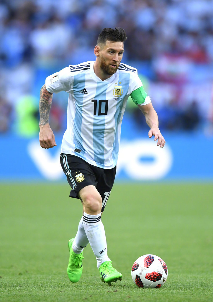 浓眉：我和东契奇事先对交易都毫无准备 赛后拥抱他是出于敬意