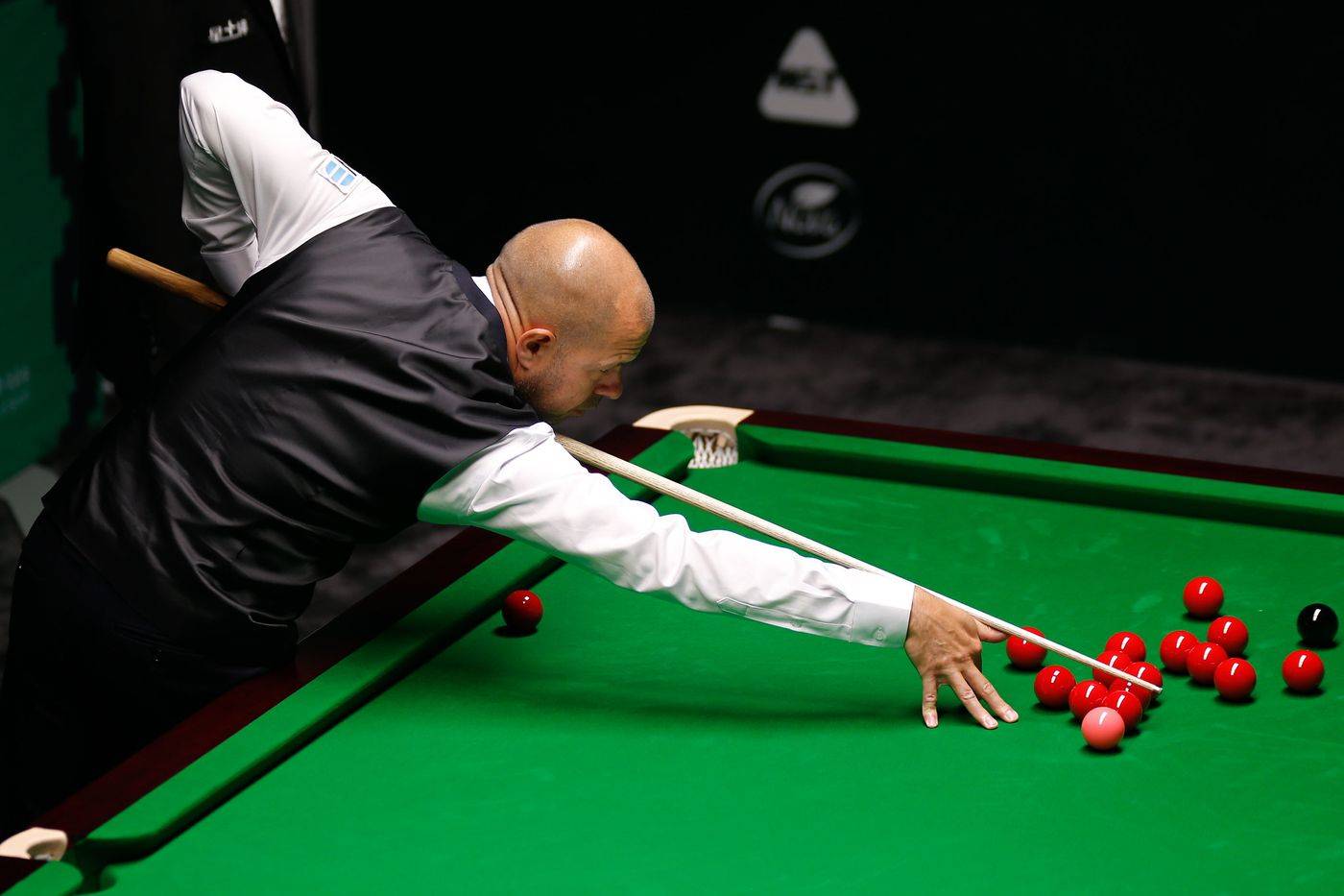 4年2.85亿！雷霆续约亚历山大，太阳顶薪布克或为交易重建？